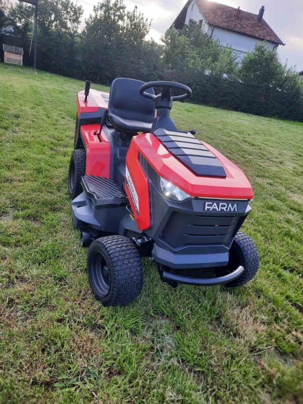 Traktor për kositje Würth