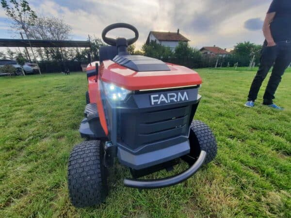 Traktor për kositje Würth